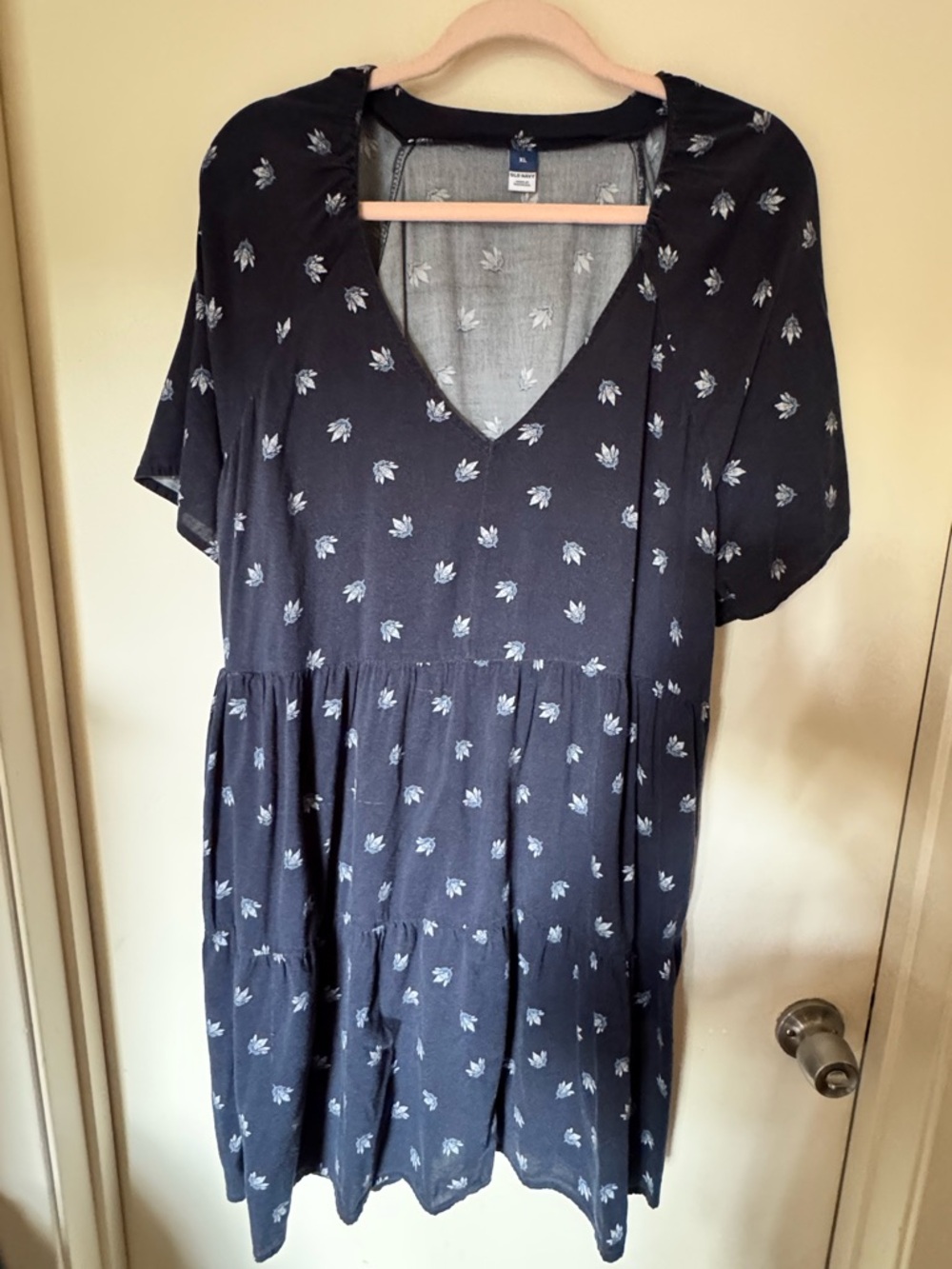 Old Navy Navy V-Neck Tiered Mini Dress with White Floral Print